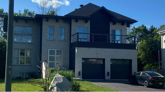 Confiez votre toiture ou revêtement extérieur à des experts de confiance. Toiture et Revêtement Durand offre des services rapides et garantis pour maisons et commerces partout au Québec.