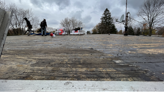 L’équipe de Toiture Revêtement Durant se spécialise dans l’installation et réparation de toiture de bardeaux d’asphalte, toiture à membrane élastomère, revêtement de maison extérieur,